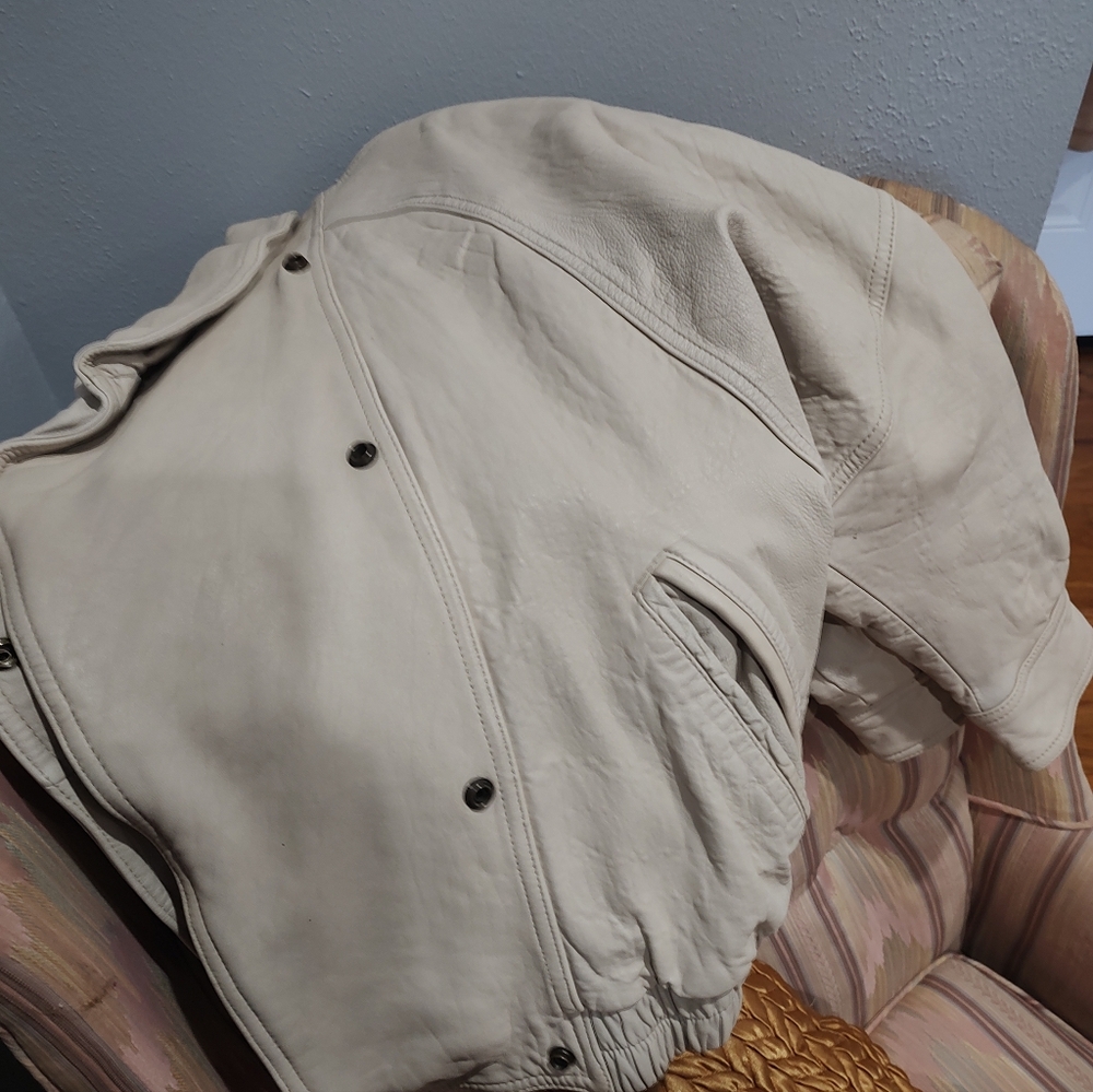 CLEARANCE!! Vintage Leather Preston And York Front-snap Coat In Eggshell - Picture 6 of 8